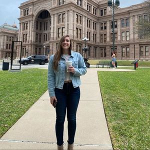 Meet your Posher, Corri